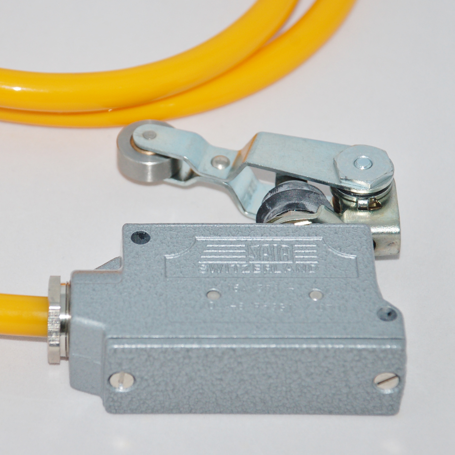 Limit Switch - roller lever - 20a